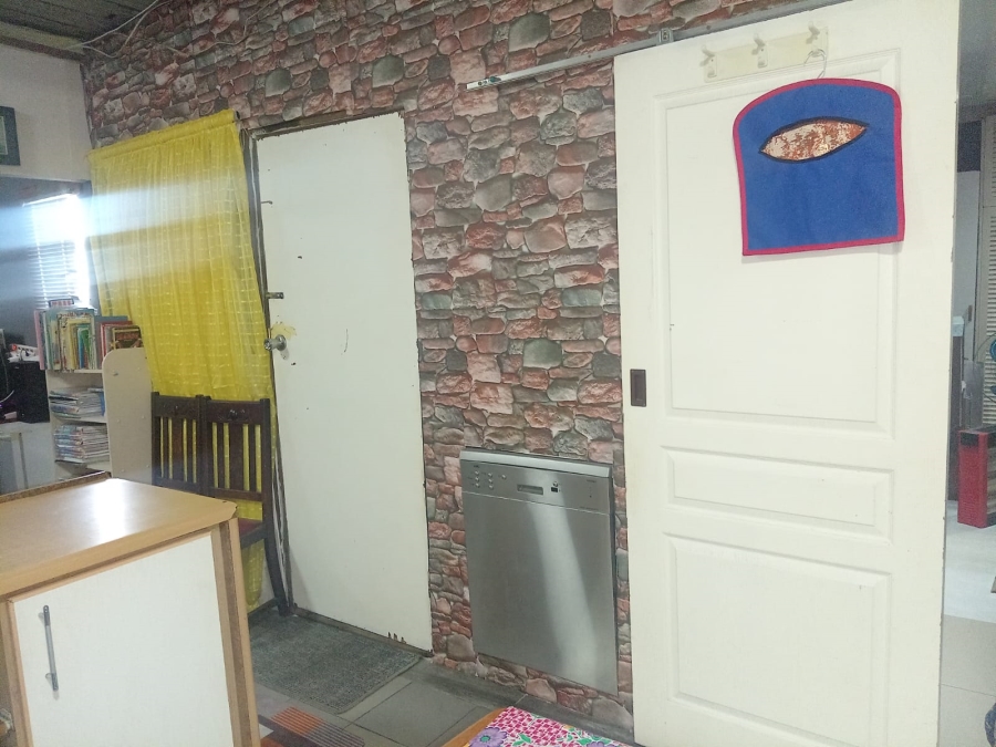 4 Bedroom Property for Sale in Manenberg Western Cape